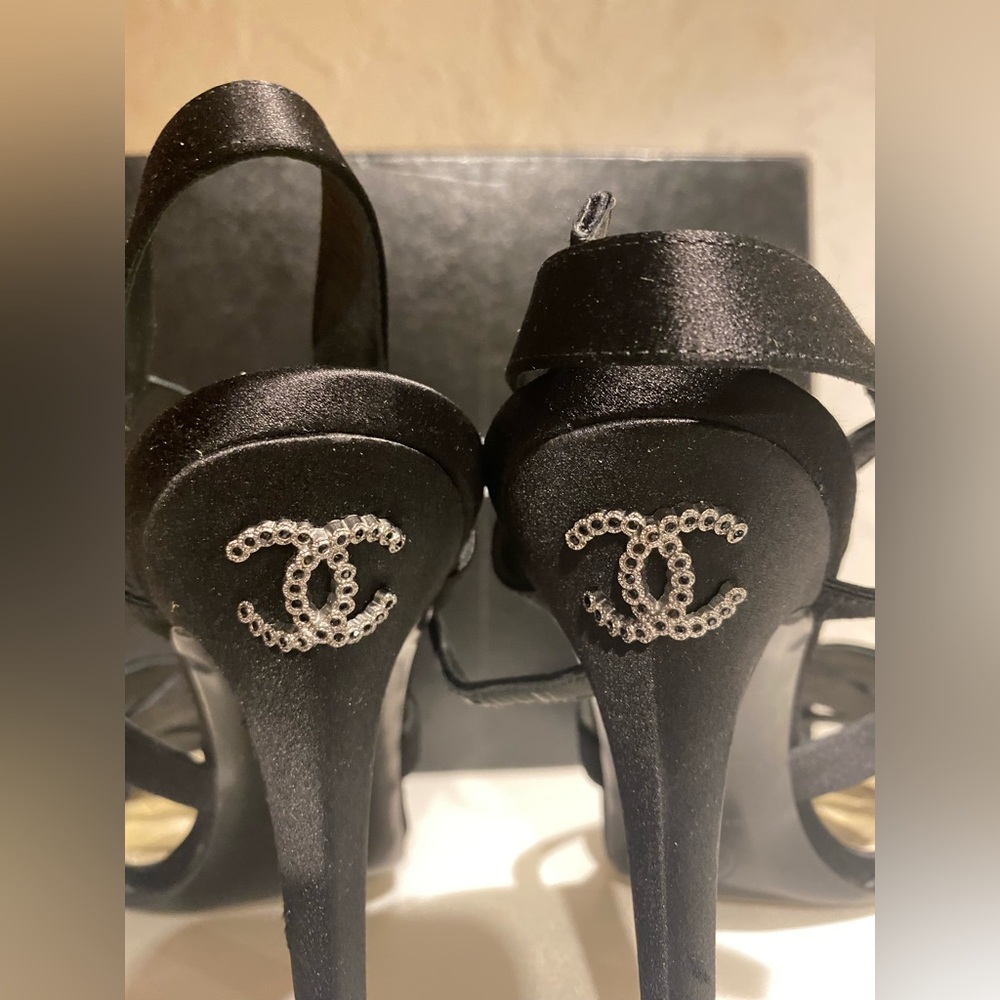Chanel High Heels - Picture 5 of 9